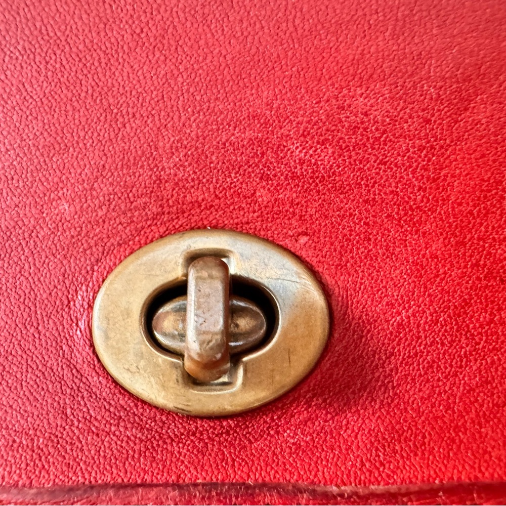 -SOLD- Coach vintage convertible Red Leather Crossbody Bag and Wallet Set - Picture 3 of 16